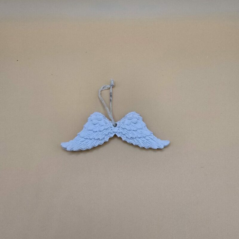 Suspension décorative Ailes d’Ange en résine blanche – fait main Naamaa