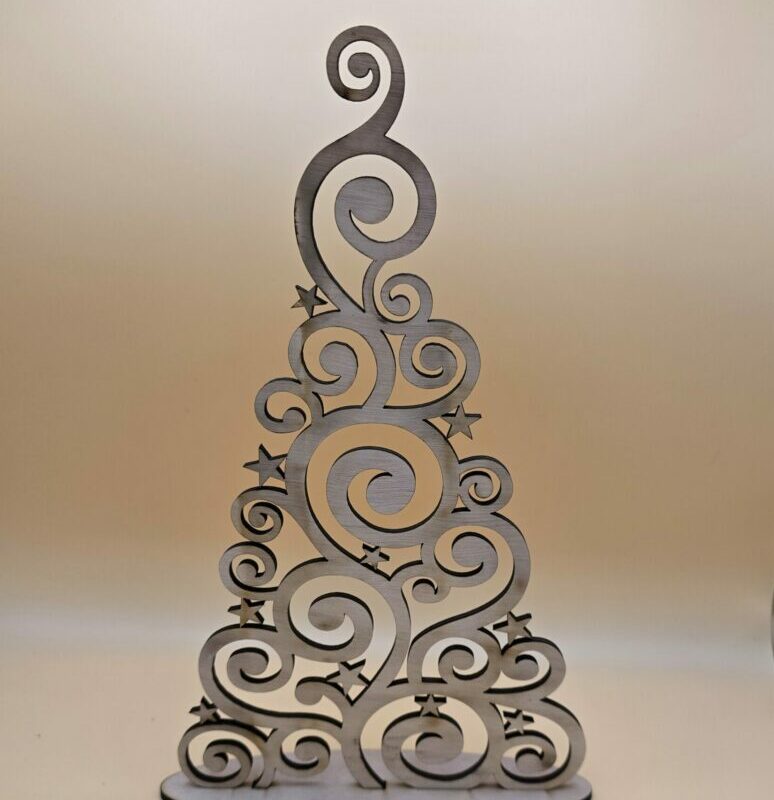 Sapin décoratif ajouré en bois découpé – Naamaa