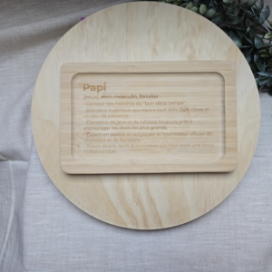 Plateau en bois gravé avec définition Papi – création artisanale Naamaa